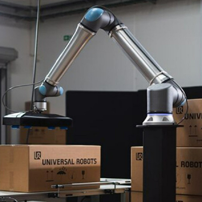 العالمي روبوت UR 20 Cobot منصة نقالة مع قابض onrobot Cobot لتسليم المواد بالتعبئة والتغليف