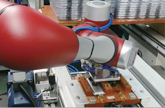 قابض روبوت Onrobot RG6 لـ 6 محاور 3 كجم حمولة تعاونية اختيار ووضع JAKA Zu 12 Robot