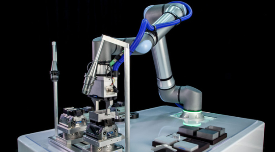 حمولة 20 كجم من AGV Robot الانتقاء التعاوني ووضع UR20 مع قابض روبوت Onrobot