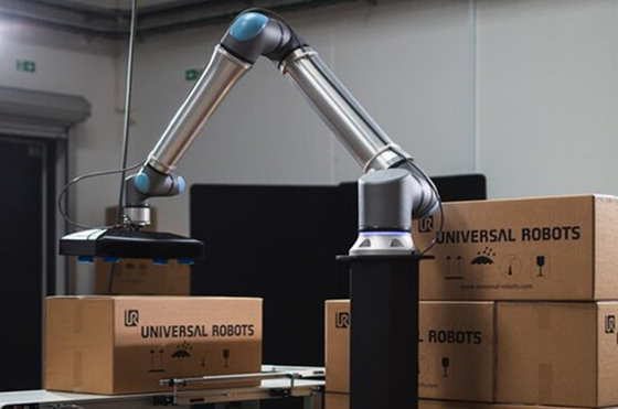 حمولة 20 كجم من AGV Robot الانتقاء التعاوني ووضع UR20 مع قابض روبوت Onrobot