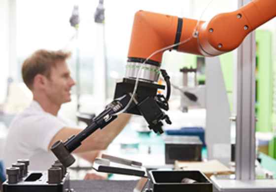 HCR-3A ذراع روبوت تعاوني مع نظام رؤية Onrobot Gripper Hanwha 6 Axis Cobot Palletizer