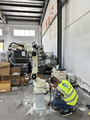 mig mag لحام روبوت FD-B4S 7 محور مع آلة لحام روبوتية P400 لحل لحام OTC