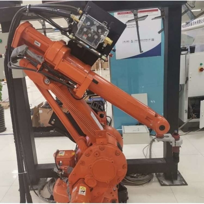 6 محور ذراع الروبوت ABB IRB 1410 مع محطة تنظيف بندقية CNGBS لأتمتة روبوتات اللحام