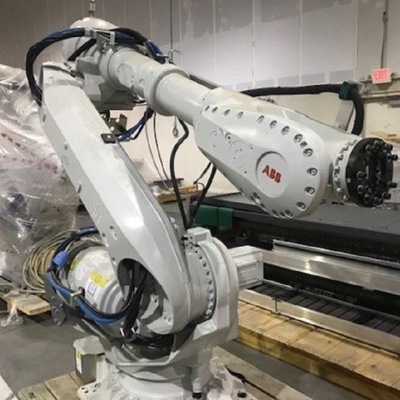 الروبوت الصناعي ABB IRB 6700-150/3.2 باعتباره ذراع الروبوت ذات 6 محاور مع حزم التعبئة لجهاز الاختيار