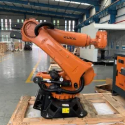 كوكا KR 210 R2700 الروبوتات الصناعية لتحديد المواقع مع CNGBS الدلائل الخطية لتجميع المحرك