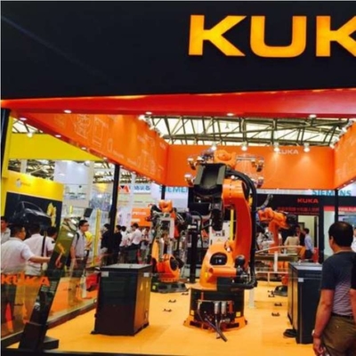 كوكا روبوت KR 70 R2100 مع CNGBS محطة تنظيف بندقية لأتمتة الحرامل مع ذراع روبوت 6 محور