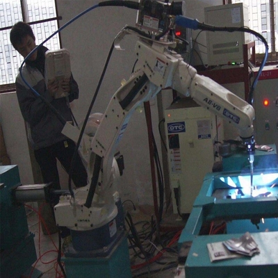 الروبوت الصناعي OTC FD-B6L مع وصول 2008MM مع أجهزة لحام ARC وآلة لحام DM350