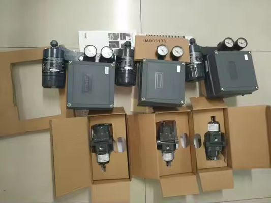 التحكم بدقة عالية في تدفق Emerson Fisher 582i محول I / P 3582i المواقع الكهربائية الرونية مع اتصال HART