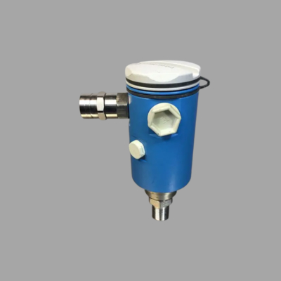 Pressure/flow control unit with Endress+Hauser Proline Prowirl D 200 vortex flowmeter and Cerabar FMD72 pressure transmitter