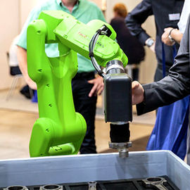 550 ملم تصل إلى 4 كجم الحمولة Fanuc روبوت الذراع CR - 7 IA لحماية IP65 الصناعية