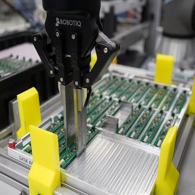 تتحد قطع غيار ذراع الروبوت ROBOTIQ القابض الآلي Hand-E مع الروبوت التعاوني UR