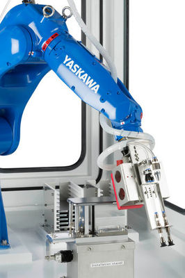 Yaskawa GP8 IP67 1.0KVA 727mm ذراع روبوت ذو ستة محاور