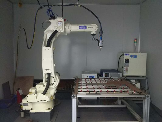 محطة عمل روبوت اللحام FD-V25 روبوت 6 محاور للحام القوس ، روبوت لحام آلي لمناولة المواد لـ OTC
