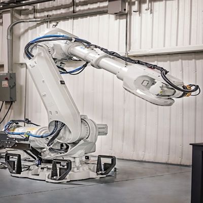 ABB IRB6700 6 محور ذراع الروبوت الصناعي الجمعية تلميع التقاط روبوت اللحام والحمولة 155 كجم تصل إلى 2850 مم