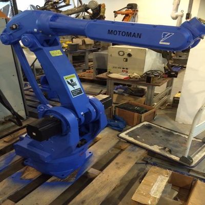 مناولة المواد Robot Motoman GP50 الحمولة الصافية 50 كجم مع ذراع الروبوت الصناعي