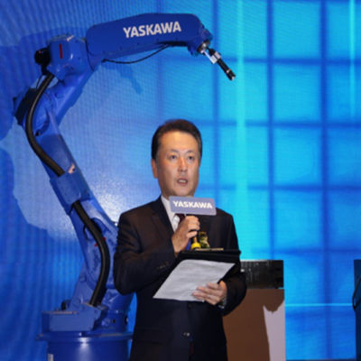 ذراع روبوت صناعي كبير ذو 6 محاور Motoman GP180 لمنصة نقالة روبوت