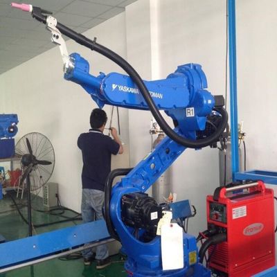 Motoman AR1440 مع ماكينة لحام RD500S لمعالجة القطع بالليزر