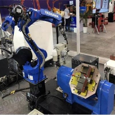 آلة اللحام للروبوت الصناعي Motoman AR1440 مع عمال اللحام ARC الآخرين كروبوت لحام أوتوماتيكي