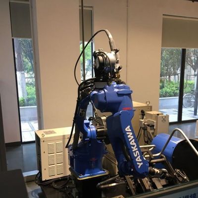 الذراع الروبوتية الصناعية من AR1440 مع ماكينات اللحام بالليزر RD350S و 1440 مم تصل إلى لحام ARC