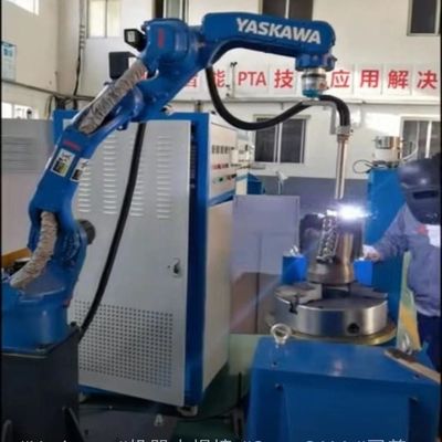 6 Aixs Robotic Arm CNC Of Motoman GP110 مع حمولة 110 كجم لمعدات مناولة المواد