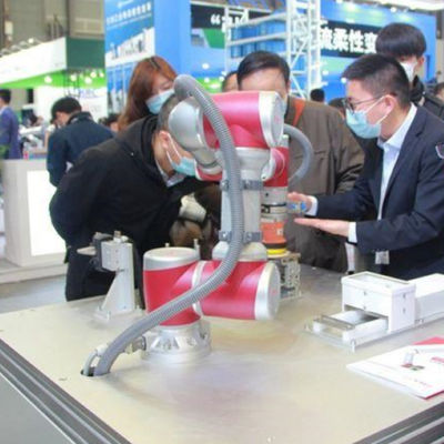 China Robot JAKA Robot JAKA Zu 18 Cobot كروبوت تعاوني