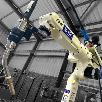 TIG Welding Robot 6 Axis FD-V8 شعلة لحام خارجية DM350 معدات طبية
