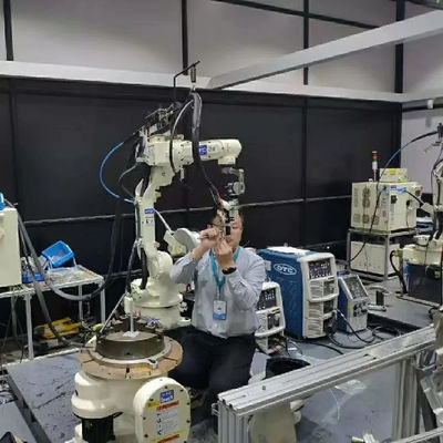 TIG Welding Robot 6 Axis FD-V8 شعلة لحام خارجية DM350 معدات طبية