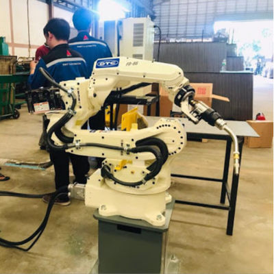 MIG Welding Robot 6 Axis OTC FD-B6 آلة لحام السيارات الروبوتية
