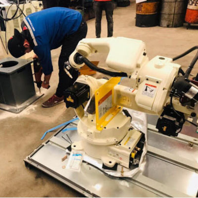MIG Welding Robot 6 Axis OTC FD-B6 آلة لحام السيارات الروبوتية