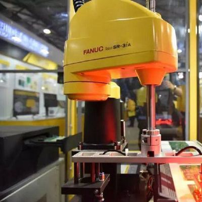 4 Aixs Scara Robot SR-3iA مع ذراع روبوتية حمولة 3 كجم كآلة اختيار ومكان لمعدات مناولة المواد