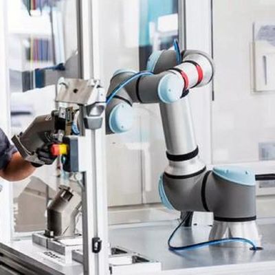 روبوت تعاوني سريع ودقيق UR 16e مع معالج حمولة 16 كجم كروبوت Cobot للتعبئة