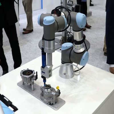 روبوت تعاوني UR Robot UR3e 6 محور ذراع روبوتية لفرز Cobot المرئي
